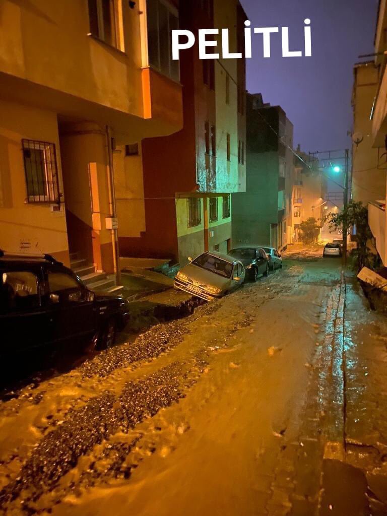 Utanma yok, sıkılma yok, pişkinlik ise son haddinde. Gece gündüz çalışıyorlarmış. <a href="/TrabzonBelTr/">Trabzon Büyükşehir Belediyesi</a> <a href="/baskanzorluoglu/">X</a> kime çalışıyorsunuz? Milletin vergileriyle hangi ihaleleri ne amaçla yapıyorsunuz. İnşallah Kul hakkından öteki tarafta cehennemin en dibinde yer alırsınız.