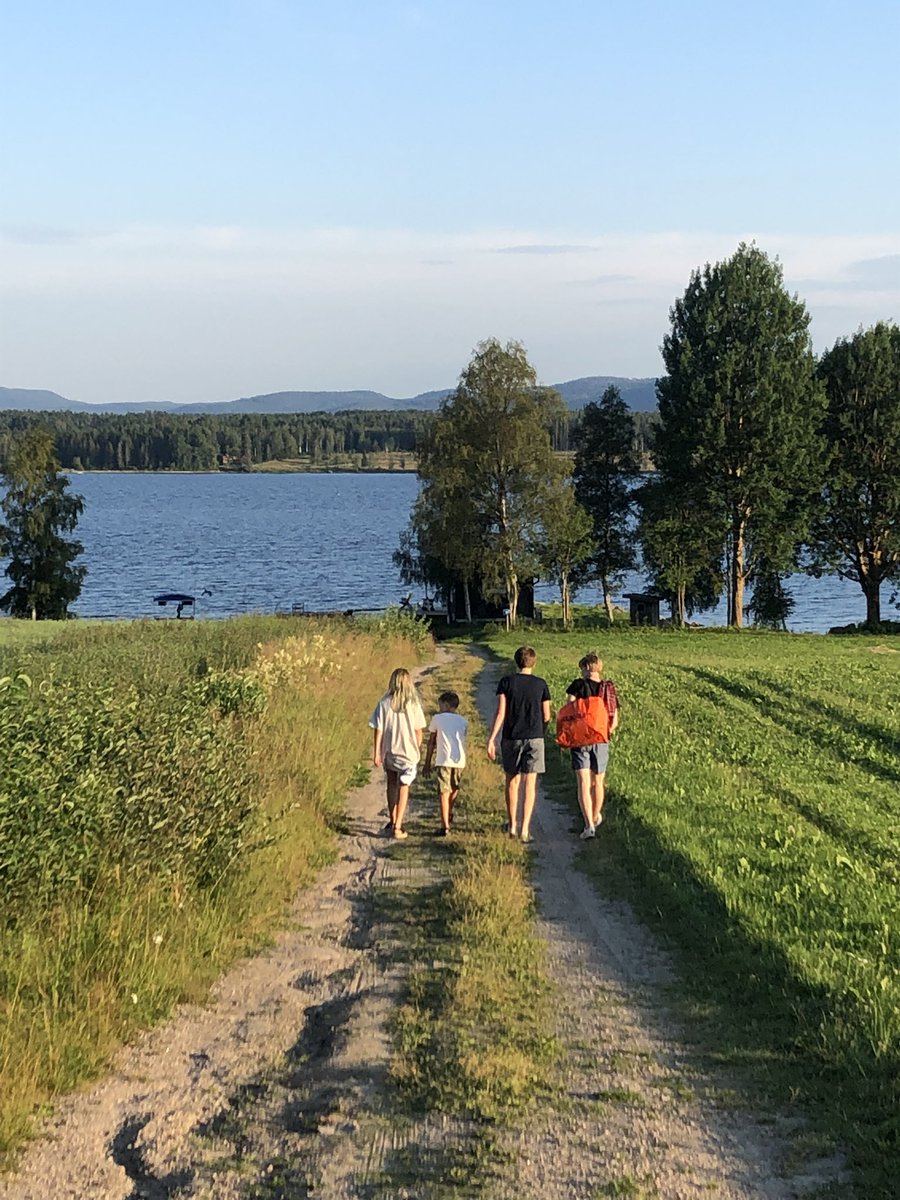 Salig, lycklig och SÅ otroligt tacksam att jag är pappa åt dessa fantastiska och underbara fyra himmelska barn ❤️🙏🏻