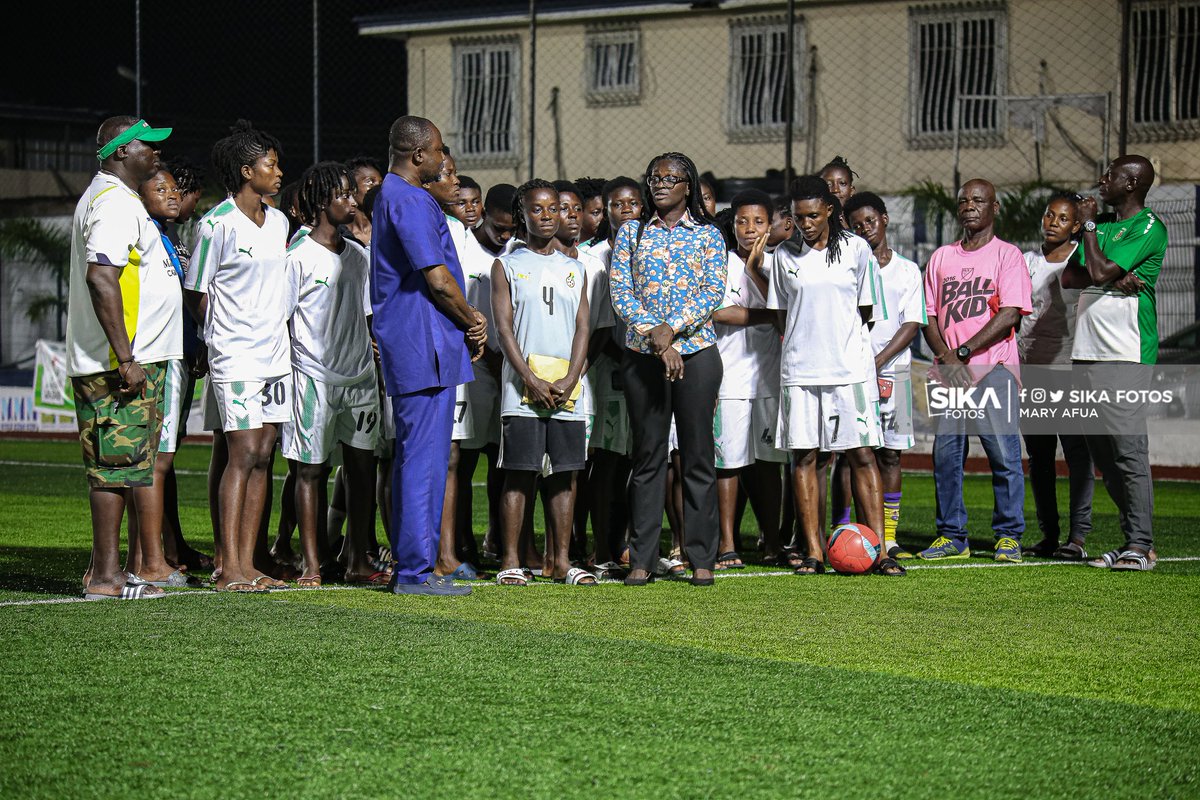 guyguyArmy's tweet photo. Western NPP Caucus of Parliament on Tuesday made a donation of 10000 cedis to Hasaacas Ladies and former Railway Minister Joe Ghartey also made a personal donation of 5000
#SupportHasmalLadies #SikaFotos https://t.co/wguGj7hHYE
