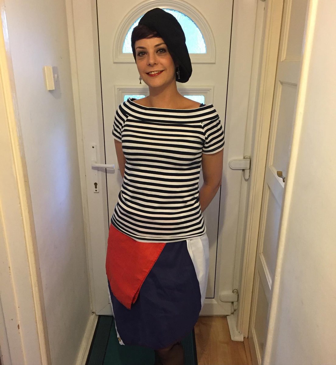 Caro1to1diet's tweet photo. 🇫🇷 Bon 14 juillet! Bonne fête nationale! 🇫🇷

#bastilleday2021 #francenationalday #14juillet #franceintheuk #caro1to1dietbycwp #bastilleday #14july #frenchinlondon🇬🇧 #one2onediet #oldphotoofme #ilovedressingup https://t.co/S9Y5GZyyfu