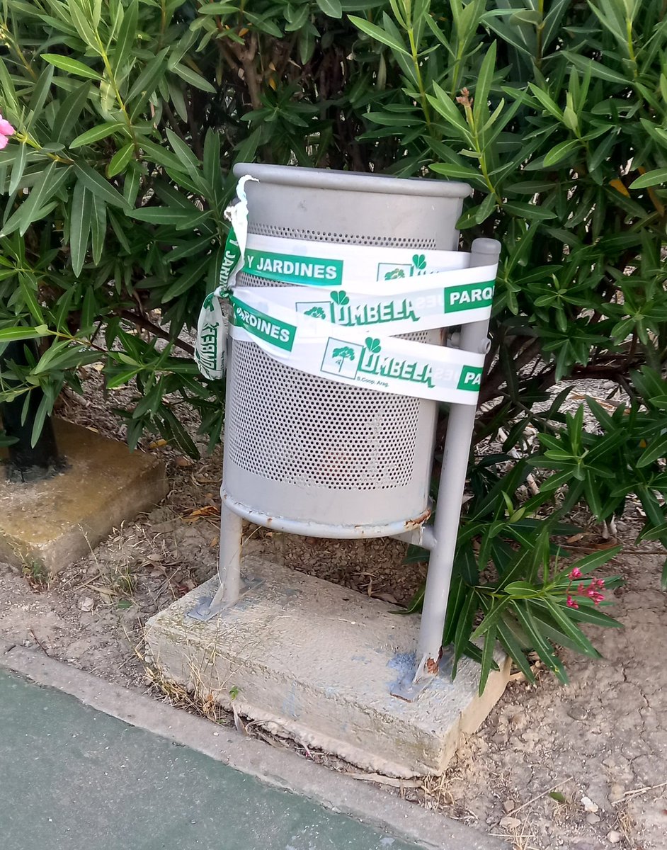 —¡Merche, la corporación Umbrella ha detenido a R2D2 en el parque!
—¿Ya vienes borracho?
—Winter is Coming.
—Con lo que tu has sido, Arturo...
