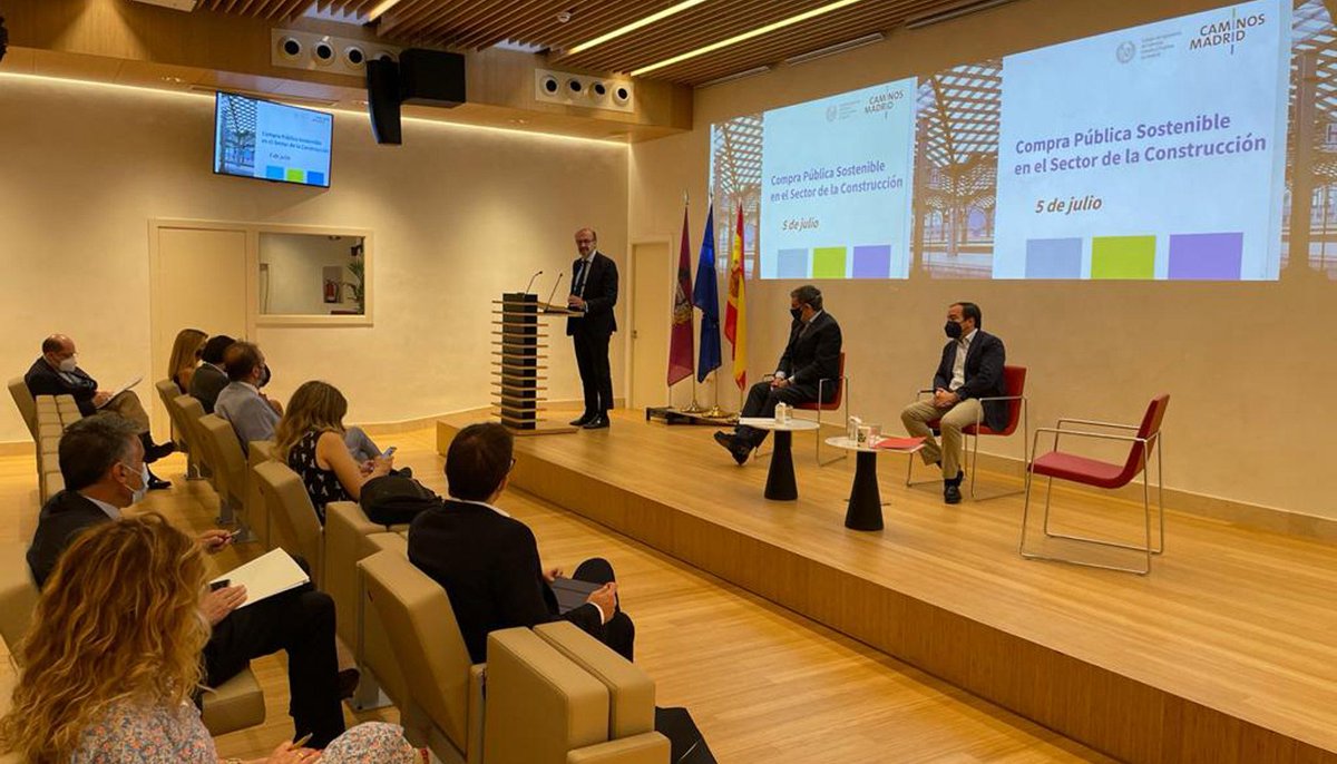 ComJovenesVlc's tweet photo. "La #sostenibilidad 🌱 debe ser el eje central de todos los proyectos para construir solo #infraestructurasresilientes" @Colegiocaminos @Oficemen 
Noticia completa en @int_obrapublica https://t.co/A6McEu6vSh https://t.co/R0KvhyOBhW