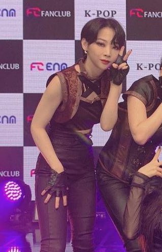 kimyechanpics's tweet photo. fclive https://t.co/JCQ4dZzMn7