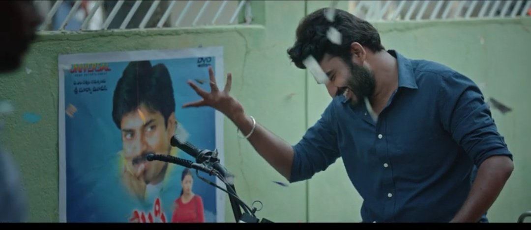 PakkaPawanism's tweet photo. . @PawanKalyan Reference in #SRkalyanamandapam movie 😎

#పవనోత్సవం 
#PawanothsawamOnTheWay https://t.co/1oCBzRkZcI