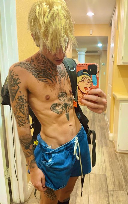 1 pic. so my goal was to have a  6pack by september. do you think i can do it? ? ???? https://t.co/g