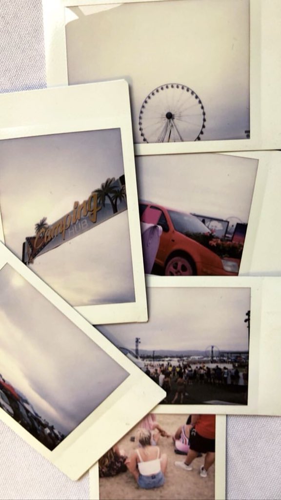 RolBandChella's tweet image. ࿐ #Rolbandchella21 ༉

❁ Día 0 ❀ Julio 28  ೃ

—Al valle de Coachella comenzaron a llegar los campistas muy temprano, donde pudieron instalarse en los tipis y carpas junto a El Dorado Lake. De momento el acceso estaba restringido y solo podían permanecer en zona de camping.—