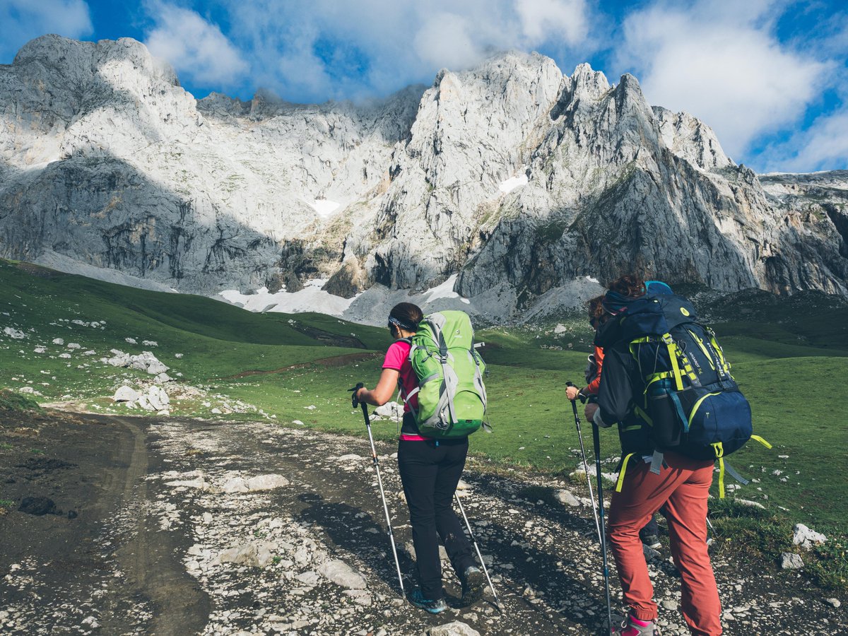 Muntania's tweet photo. ¿Qué felicidad encontrarse en un lugar así no creeis? Trekking de los Picos de Europa. Cordillera Cantábrica.
#muntaniatrek #trekkingpicos #picosdeeuropa https://t.co/COrIsHN1dZ
