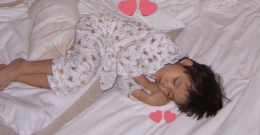 beomgyulab's tweet photo. beomgyu sleeps like a 🦦 https://t.co/XvbqUgWaGb