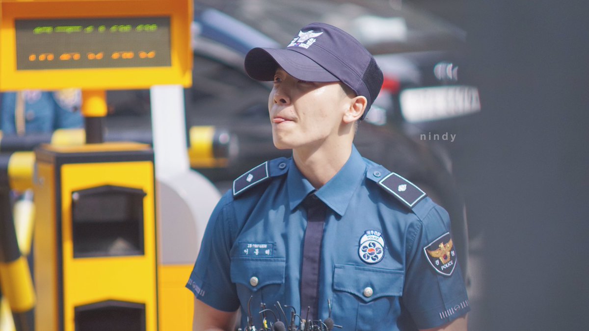TimeWithSUJU's tweet photo. 170714 동해 전역식
Donghae military discharge

[hello_hae]

#동해 #DONGHAE
#슈퍼주니어 #SUPERJUNIOR @SJofficial https://t.co/beQmT4TBzL