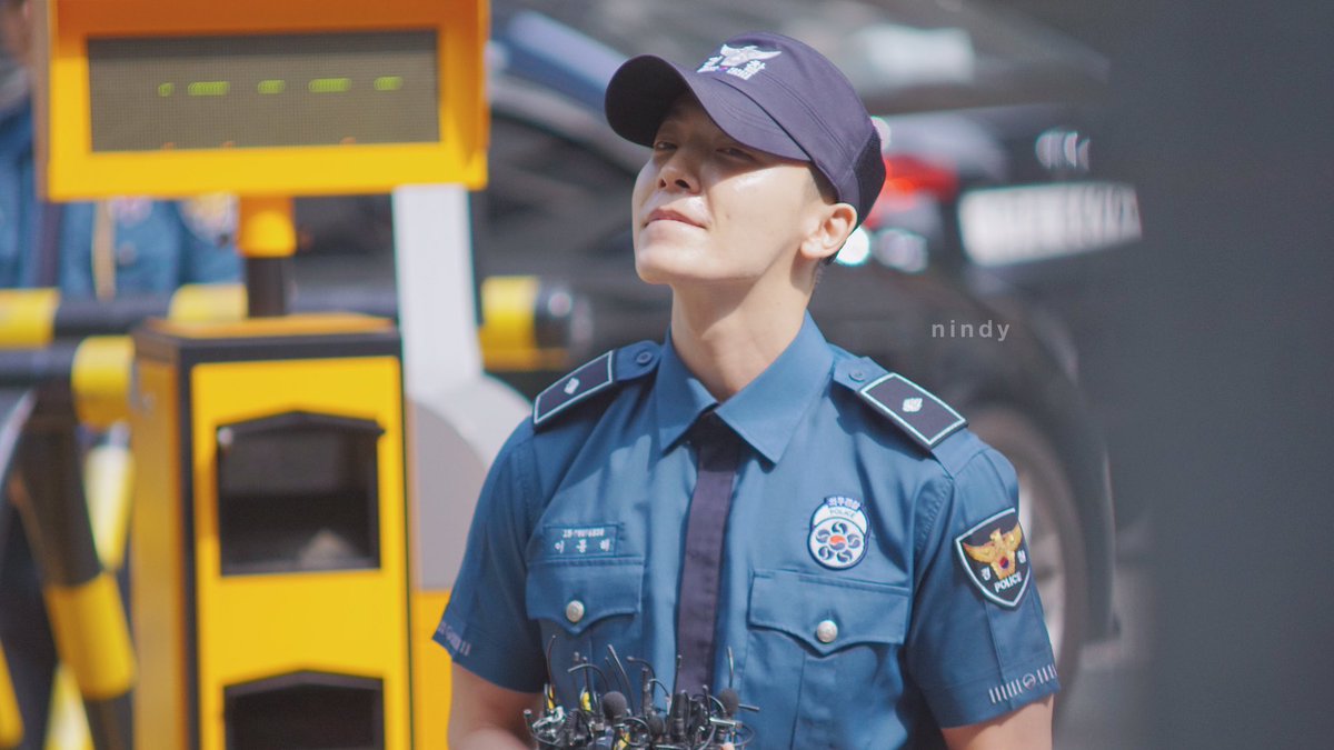 TimeWithSUJU's tweet photo. 170714 동해 전역식
Donghae military discharge

[hello_hae]

#동해 #DONGHAE
#슈퍼주니어 #SUPERJUNIOR @SJofficial https://t.co/beQmT4TBzL