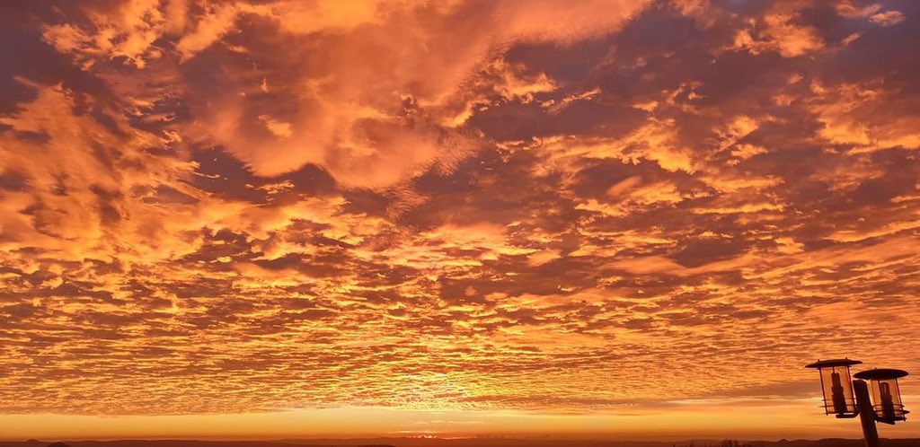 BelindaJSanders's tweet photo. That’s beautiful.. here’s my attempt just south of #Toowoomba #localabc https://t.co/vALBHRj92e