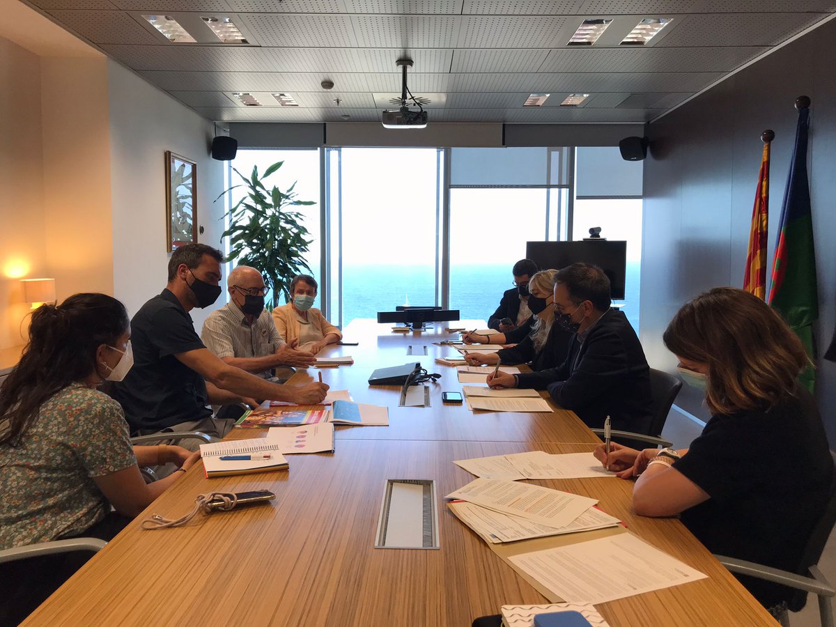 👥 Ahir ens vam reunir amb la fundació <a href="/FMarianao/">Fundació Marianao</a> amb qui ens hem encomanat per establir sinergies de treball per una millor #acciócomunitària i buscar oportunitats pels joves