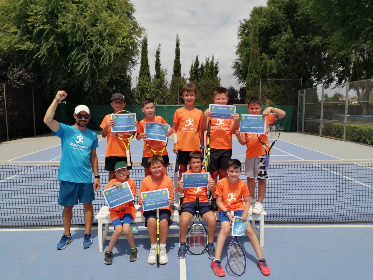 ✔️Finalitza un any més, el Campus d’Estiu de l’Escola de Tennis🎾

👏🏻Gràcies als xicotets “raqueters” per la seua exel•lent participació, ens veiem de nou a l'inici de curs amb les piles carregades!💪🏼🔋

#FoiosEsMou