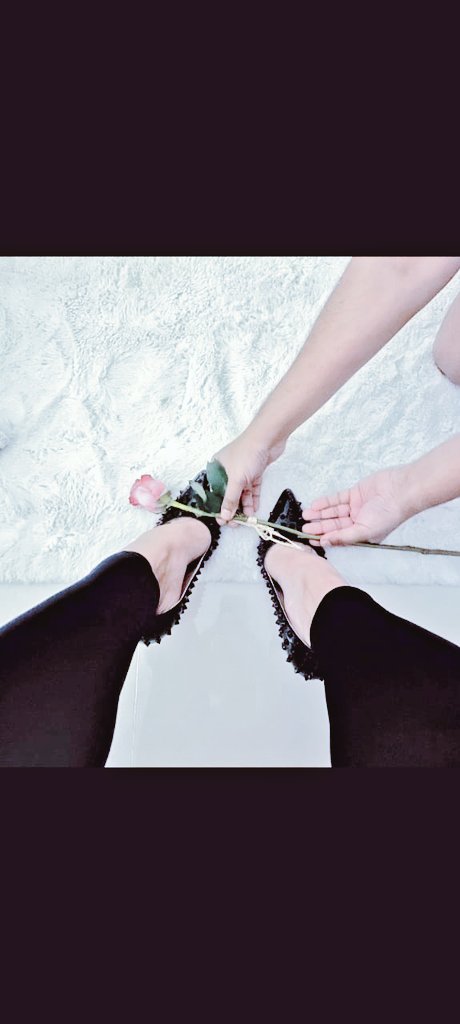 MistressPoison2's tweet photo. Be proud that I let u worship me losers 😂
Inbox for real or online feet fetish session https://t.co/I8YzO1NYnL