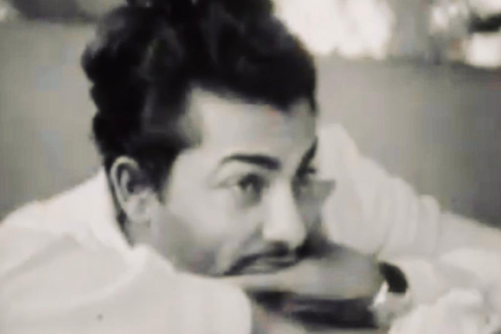 mangeshkarlata's tweet photo. Duniya ke liye Madan Mohan ji great sangeetkar the, mere liye wo mere Madan Bhaiyya the. Aaj unki punyatithi hai.Main unko aur unke sangeet ko koti koti pranam karti hun. https://t.co/5DHuz9TyxK