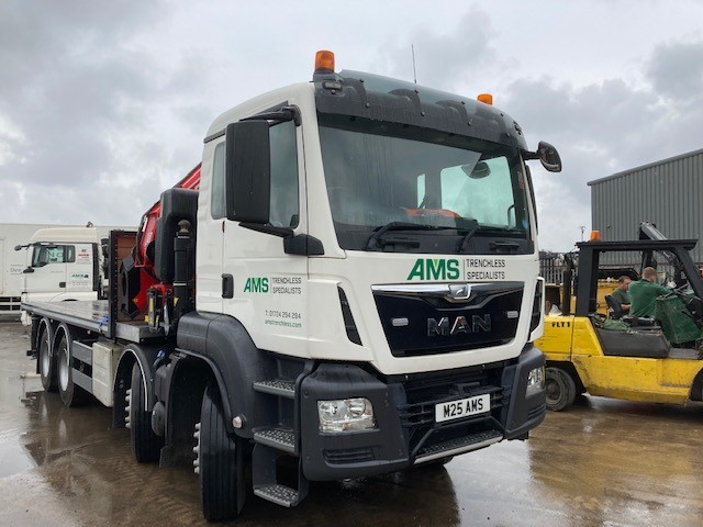 amsnodig's tweet photo. We have a new crane vehicle, on a MAN TGS 4-axle chassis with 2 drive axles. The TGS chassis has large ground clearance making the vehicle suitable for site work.  GWT of 32t and a 13t Fassi F800XP crane.  20ft body with twist locks for carrying a container.
#directionaldrilling https://t.co/3i19dAqa8b