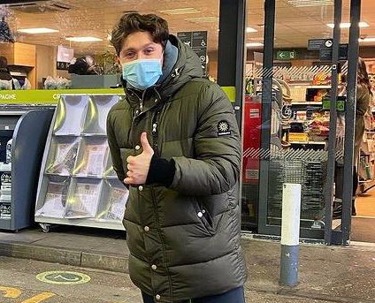 TIME TO VOTE FOR NIALL 

It’s super easy lets get him the most amount of points possible! ⬇️ 

One retweet = 2,000 points
One comment = 1,000 points
One like = 500 points

I vote Niall Horan (<a href="/NiallOfficial/">Niall Horan</a>) for @965TDY’s #ArtistOfTheSummer!