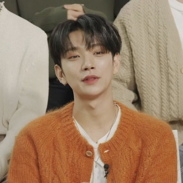 shuazones's tweet photo. 🍊🍊

★ —  #JOSHUA #조슈아 #HONGJISOO #홍지수 #SEVENTEEN #세븐틴 @pledis_17 https://t.co/9NbztoxWfu