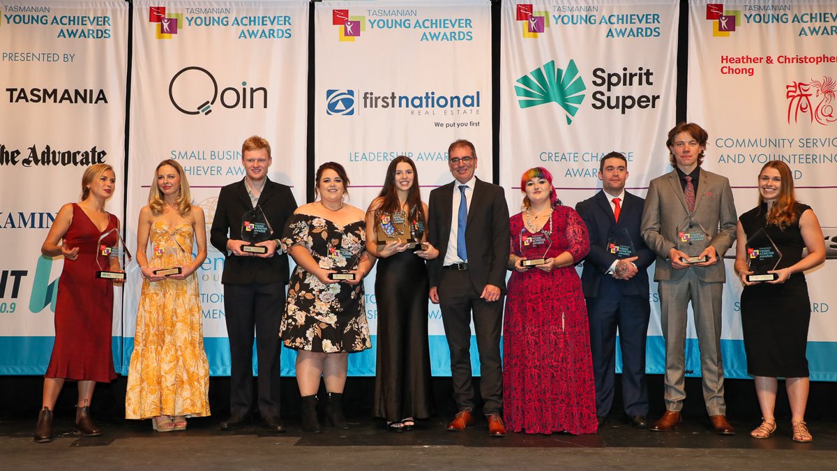 We can’t get over the amazing achievements of this year’s Award Winners. 📰 Read their stories: bit.ly/TASYAA2021Curr…
