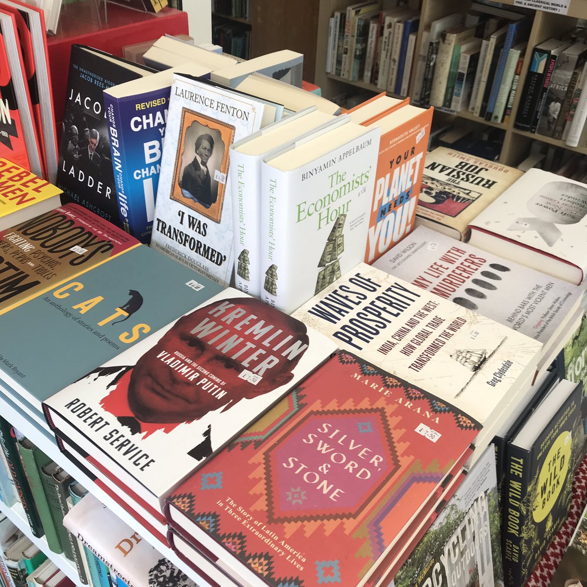 KIbooksandmusic's tweet photo. New bargain book tables have been refreshed with loads of new stock. More titles available #bargainbooks #booksbooksbooks #indiesheffield #supportindependentbookshops #sheffieldgiftguide #kelhamislandlife https://t.co/AtDVnSBbRF