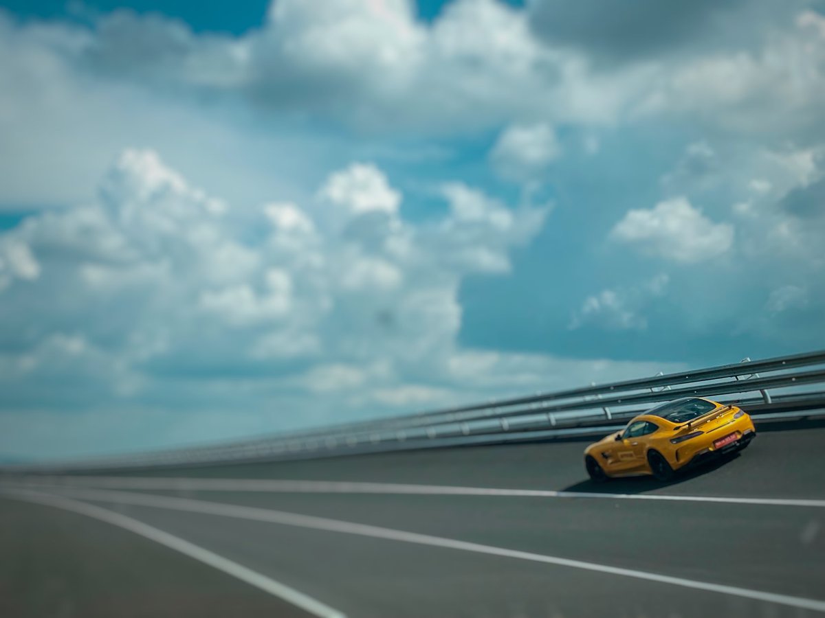 Renuks's tweet photo. What a wonderful day it is when you have 11.3 kms of a high speed oval all to yourself and some AMG’s 😁! The #Natrax facility in Indore is top quality and would compare with the best test tracks in the world. #natrax #natrip #provinggrounds @MercedesBenzInd https://t.co/JE9Phy24QJ
