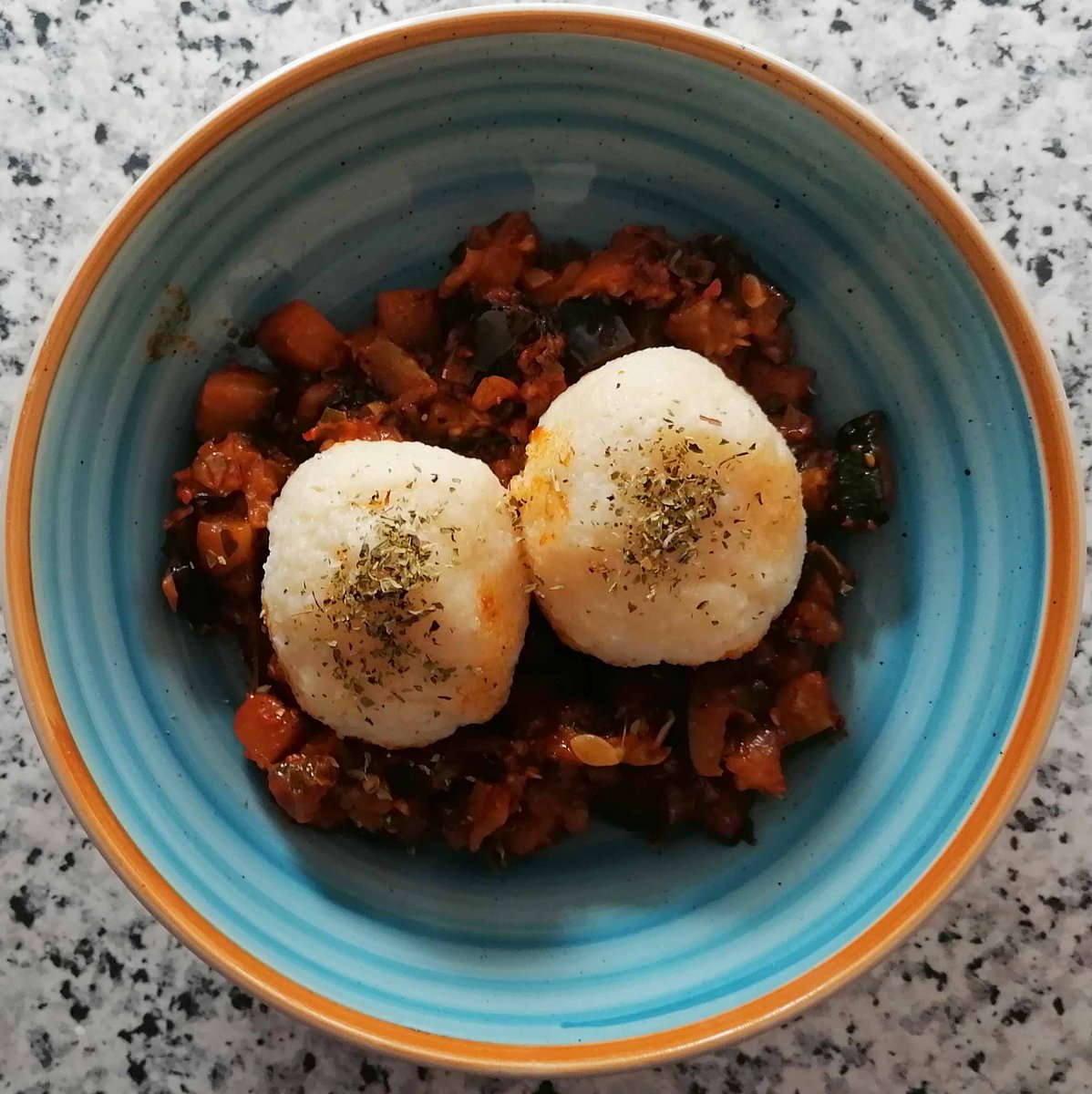 MikeKocht's tweet photo. Nachtrag: DIE = Knödeltag ;-)

Gleich ZWEI Mal #Topfenknödel im #Twooking
PIKANT: Mit viel #Parmesan auf mediterranem #Gemüse
SÜSS: Gefüllt mit #Marille (#Aprikose)

https://t.co/FBH849Tji8 https://t.co/AMAtJRxvHg
