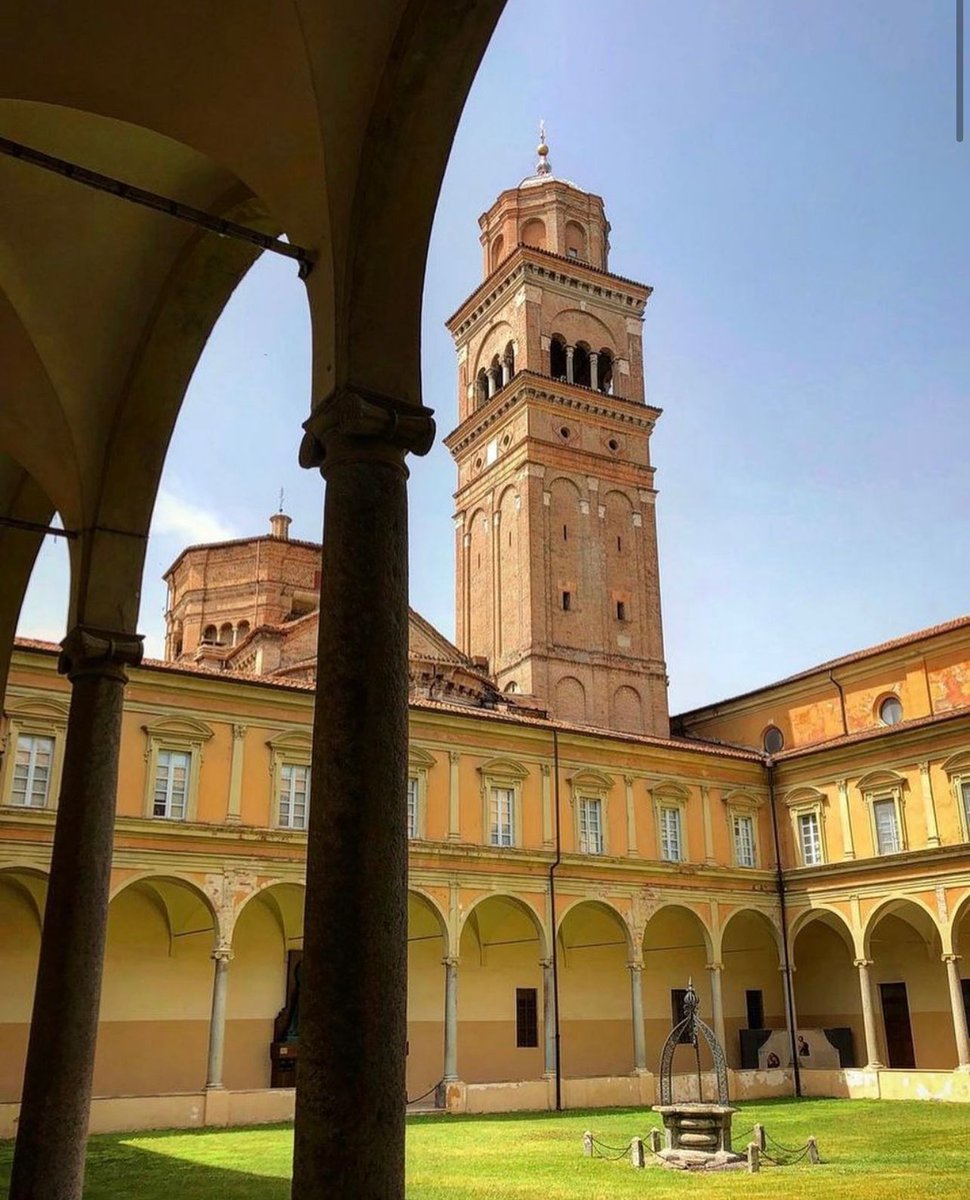 Piacenza 2020+21 e...Pronti a scoprire la parte più segreta del Monastero di #SanSisto? Sabato 17.07 preparatevi a visitare la #casermaNicolai!
Il complesso monastico, espropriato nel 1810 per essere trasformato in #caserma, ancor oggi svolge quella funzione.

📷 barbaratakesapic
