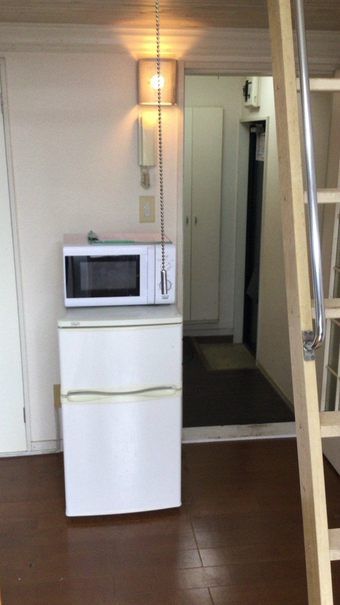 【募集】4年ほど住んだ15.96平米ロフト付に居抜きで入る方はいませんか?
[場所]小田急相模原駅から徒歩10分ほど
[家具]エアコン、冷蔵庫、電子レンジ、洗濯機(新品に交換)付き
[その他]インターネット無料
[家賃]管理費含め2.4万円ほど(原状回復後に2.9万円で募集予定)

興味あればリプください 