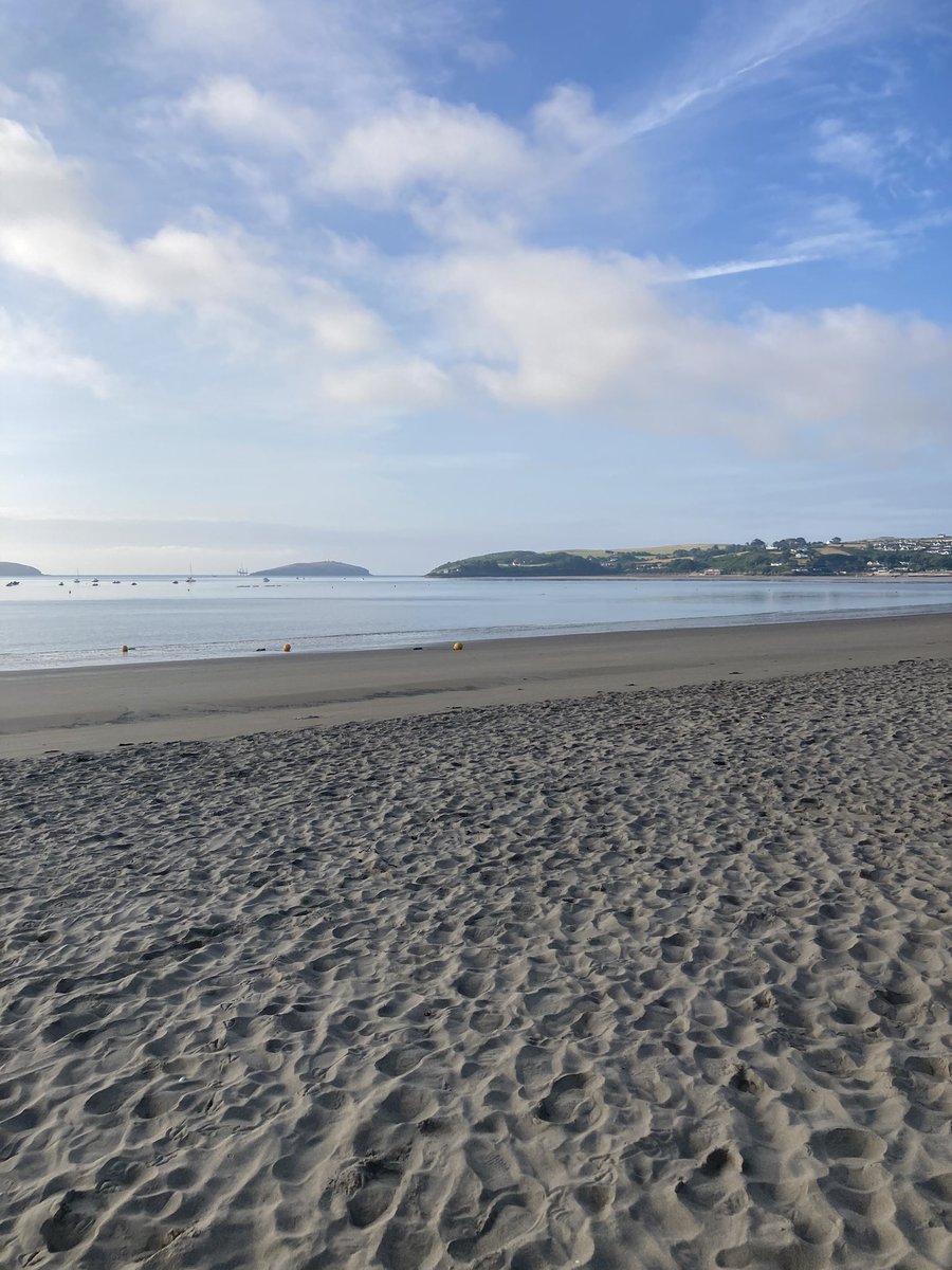 ranuaryragtags's tweet photo. First run since April 26th (knackered knee) . It was slow and steady and I felt heavy but I did it. I am a runner again which feels fantastic. @ApparentlyWeRun @RunATWorld #teamwest #returnofthebench https://t.co/V1CP1f3vjY