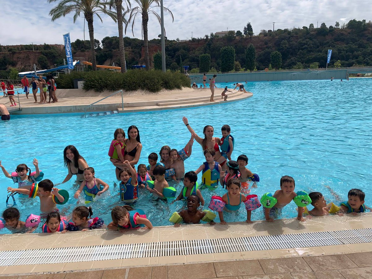 SalesiansMAT's tweet photo. #Casalet 🏊‍♂️ Ahir vam anar a la Bassa de Sabadell. Vam gaudir d'una bona estona de piscina i vam dinar tots plegats! https://t.co/Y0XkW53ksK