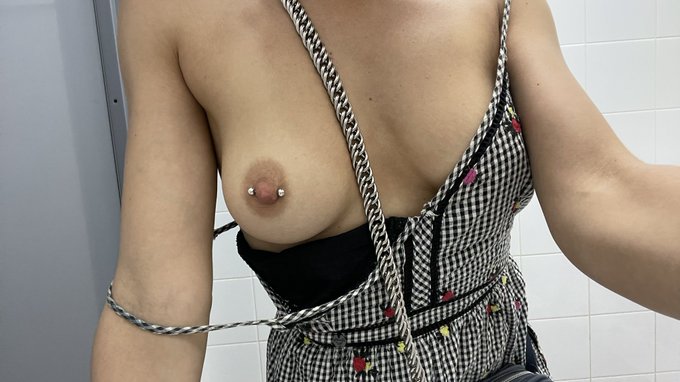 Having day out today, a little too hot tho&hellip;🥵😉 https://t.co/SoX4p9fSkg<a href="/tag/custom"class="tags"><span>#custom</span></a><a href="/tag/pornstar"class="tags"><span>#pornstar</span></a><a href="/tag/uncensored"class="tags"><span>#uncensored</span></a><a href="/tag/onlyfans"class="tags"><span>#onlyfans</span></a>