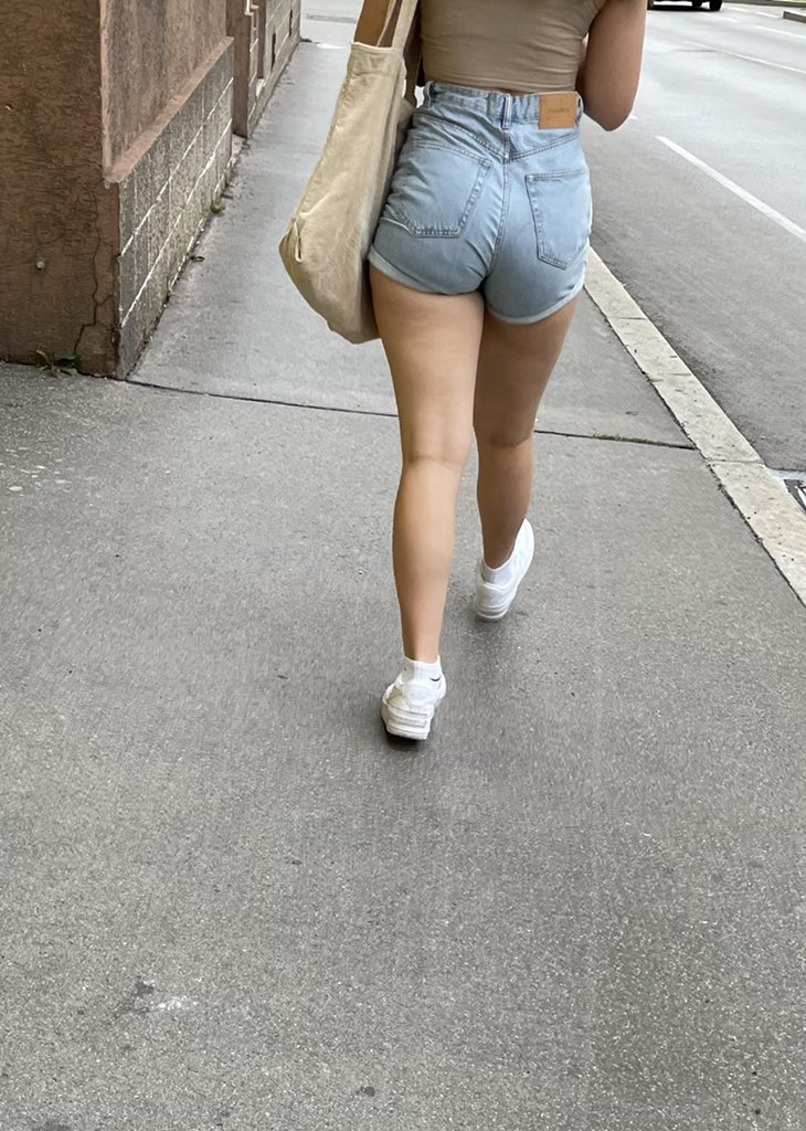 sexygabi28's tweet photo. Und jz ins Auto einsteigen und mich richtig durchnehmen !!
Bin geil💦💦💦😅
#sex #outdoor #hotgirl #öffentlichersex #minishort #kurzehose #hotpants #kitzler
#seximauto #hotmilf #ermussnichtalleswissen https://t.co/Dodmb0Q80F