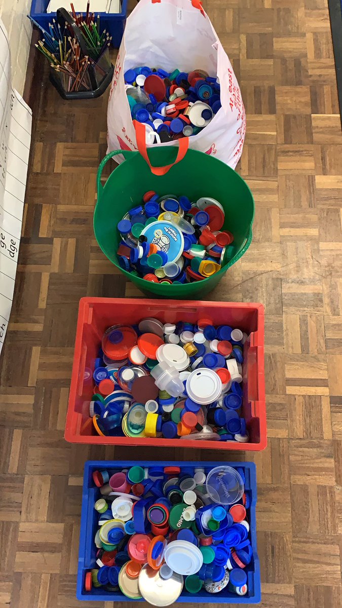 MissLumm's tweet photo. Our bottle lid art in the style of El Anatsui is happening today! @MapleCrossJMI https://t.co/7Ns3ZVyoj5