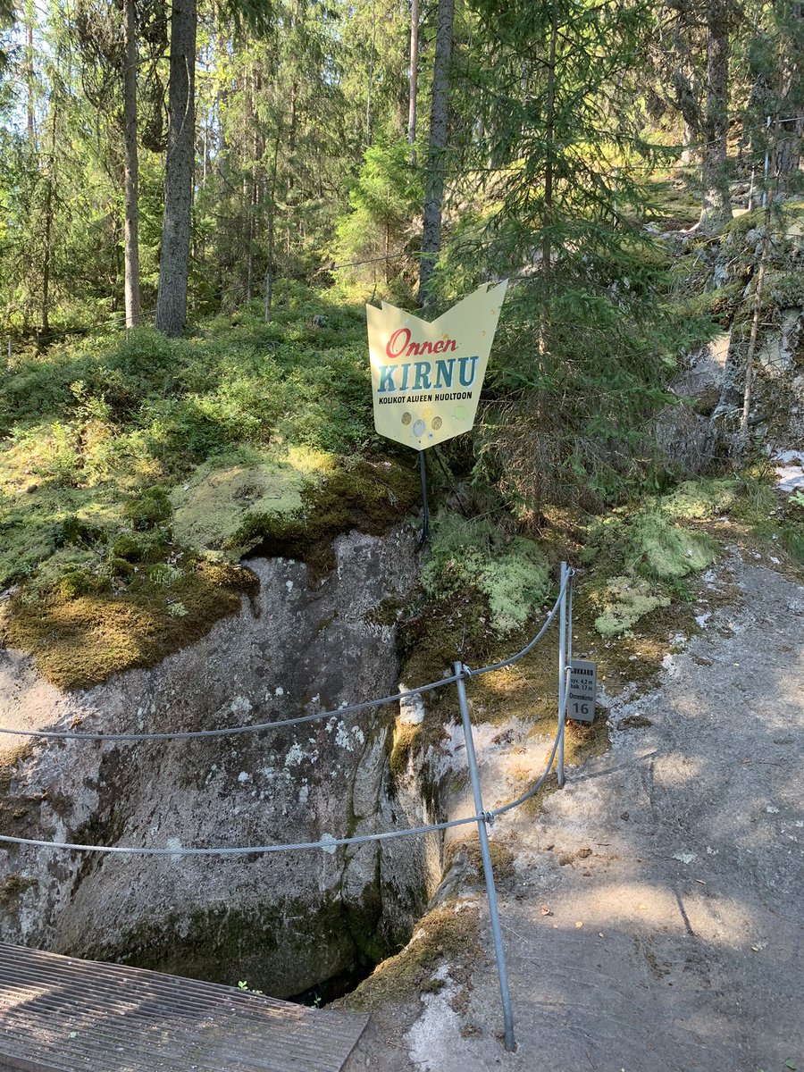 Hellepäivän #kotimaa #vierailukohde on varjoisassa metsässä #hiidenkirnut <a href="/askolankunta/">Askolan kunta</a> #suositus