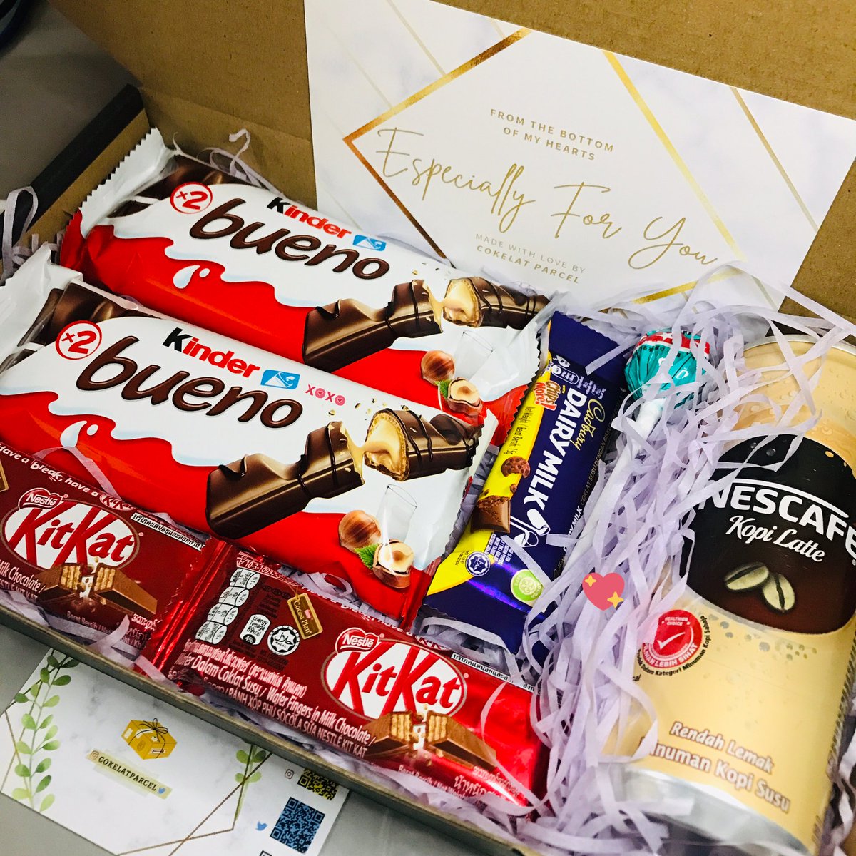 cokelatparcel's tweet photo. Feedback customer semua puas hati &amp; ada juga customer setia! Dah lebih 5 kali repeat beli Set Premium! Nak tahu apa lagi best? Every purchase akan dapat extra chocolate 🍫

Buyer pun tak perasan sampai kawan dorang tunjuk gambar apa dia dapat 🥰 https://t.co/8W9JHU1wie