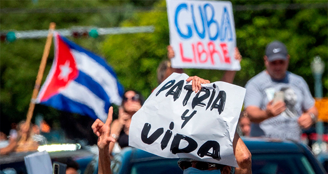 “No podem tancar els ulls com si res no estigués passant”, diu @iglesiacubana davant les protestes i la repressió d’aquests dies. Els prelats demanen “exercitar l’escolta, la comprensió i l’actitud de tolerància”. #SOSCuba bit.ly/3icvaCB