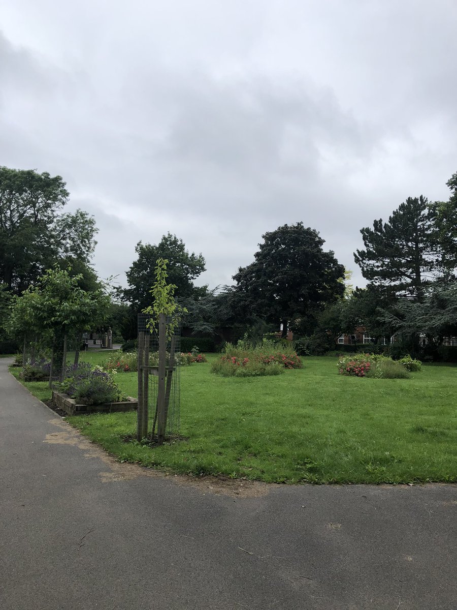 HollyRHennell's tweet photo. Lovely to be back in @HullRoadPark covering an @YorkCares #TeamChallenge for a team of  @UoYCareers colleagues. Feels like a long time ago that we were here for the #BigCommunityChallenge #Community #MakeADifference https://t.co/uiHcO7Ny6l