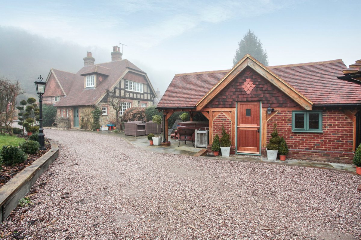 LeadersCran's tweet photo. Coming to the market this month.. 👀
To register your interest call 01483 274444 or alternatively, email cranleigh@leaders.co.uk 
#newproperty #newtothemarket #cranleigh #surrey #surreyhills #ruralliving #rightmove #zoopla #lettings https://t.co/fRSQ70gv61