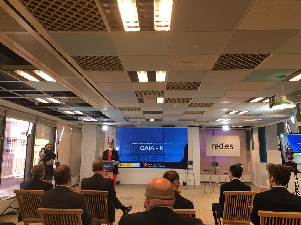 olazaro74's tweet image. Today @carmeartigas from @SEDIAgob presenting @gaiax_aisbl hub project in Spain. Data economy and data sovereignty taking central role in economic recovery @ids_association @BDVA_PPP. We @Innovalia_group are ready to support companies in this trip @Boost_40 @DigIndEU @EFFRA_Live