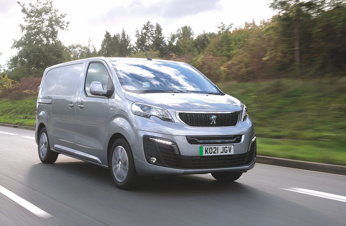 The 2021 Company Van Today Green Award is presented to a van that has enabled fleets to consider moving to electric, thanks to its minimal compromise across price, capability and performance. The Green Award goes to the <a href="/PeugeotUK/">PEUGEOT UK</a> e-Expert. 
companycartoday.co.uk/2021-company-v…