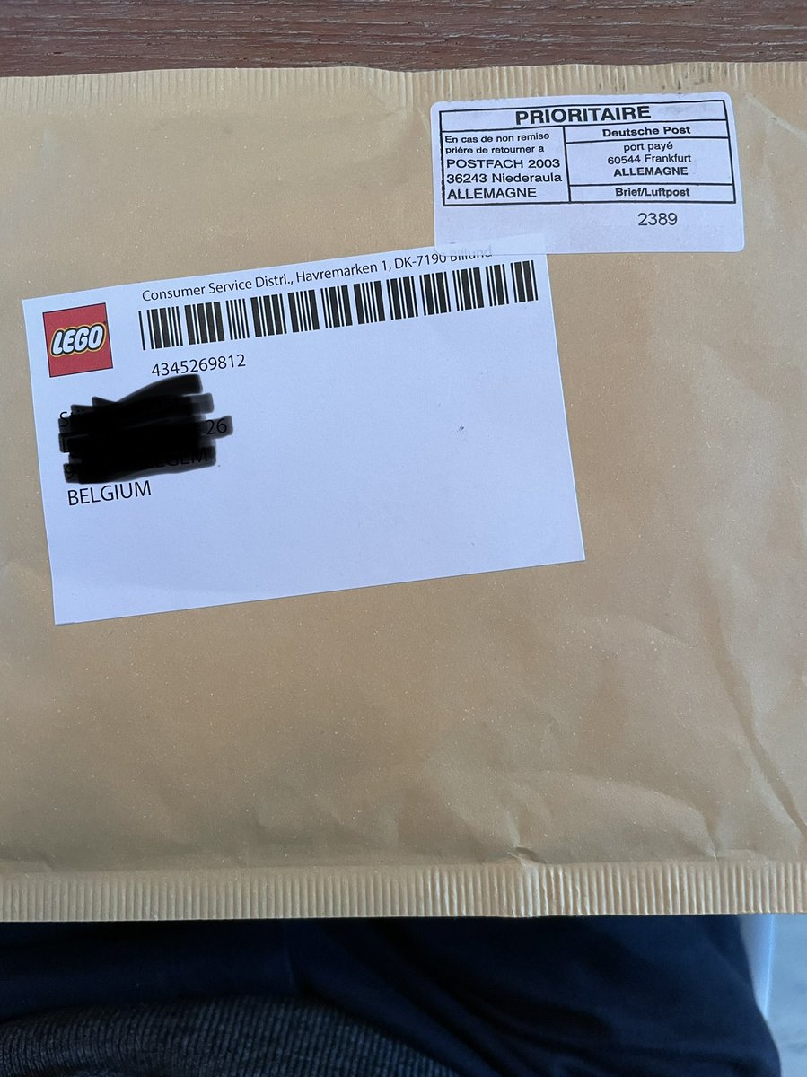 StijnDevogel's tweet photo. Thanks @LEGO_Group, for recompleting my #4559 cargo train of 25 years old. No other company has this level of customer service. My son will love the train just as I did as a kid. https://t.co/QyXmZ7gY8K