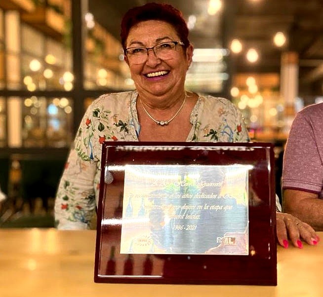 👏 Mil gracias a <a href="/anahergue_ana/">Ana</a> por estos 35 años trabajados en <a href="/REMLE1956/">REMLE</a> . Disfruta de esta nueva etapa! ¿Quieres saber más sobre Ana Hervás? Aquí te lo explicamos 👉 ow.ly/acka50FvAm1