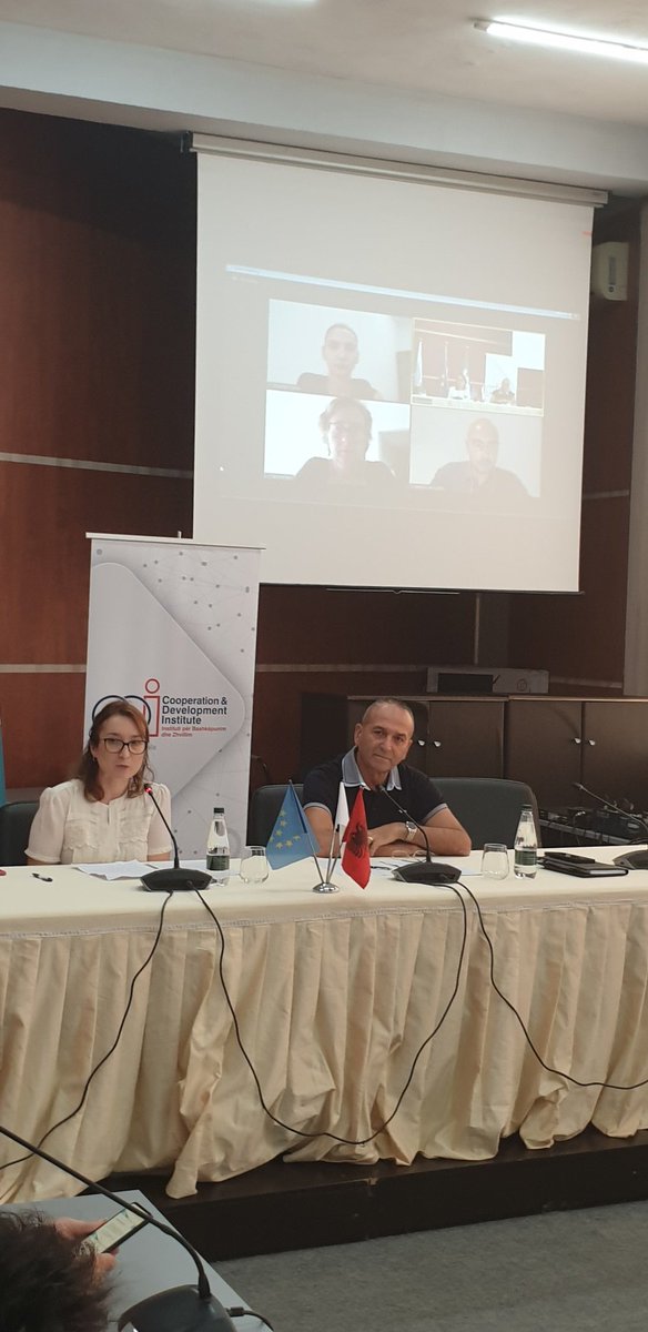 UAMDofficial's tweet photo. #PoNdodh
Workshop mbi praktikat dhe perspektivat më të mira mbi eficencën energjitike në ndërtesat publike. Vetëm përmes bashkëpunimit mund të gjejmë rrugë të reja për zgjidhje më pastër, shpejtë dhe efektive energjetike.
#UAMD https://t.co/hWJHJ4MEkD