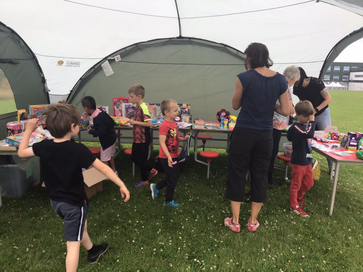 PtaMonkhouse's tweet photo. Our treat fair is in full swing 🥳 year one are having a fantastic time @mhpsyear1 https://t.co/OzjUNnq7qo