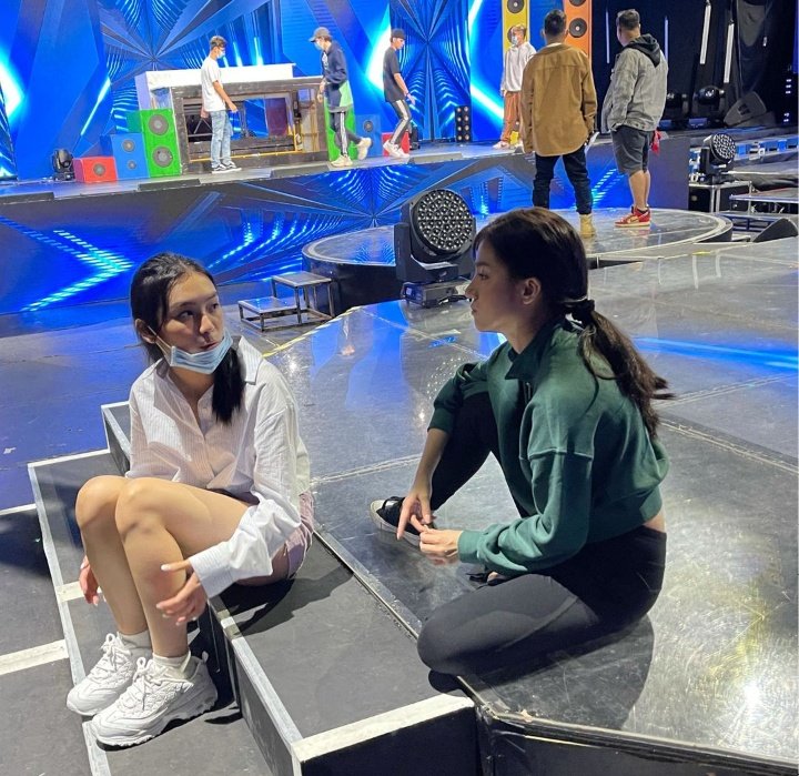 bellelieversofc's tweet photo. Mare-han with Maxpein and Cassie! 🤍

📸: Darla on LYKA

#BelleMariano | @bellemariano02 https://t.co/UWL6lqSzl3