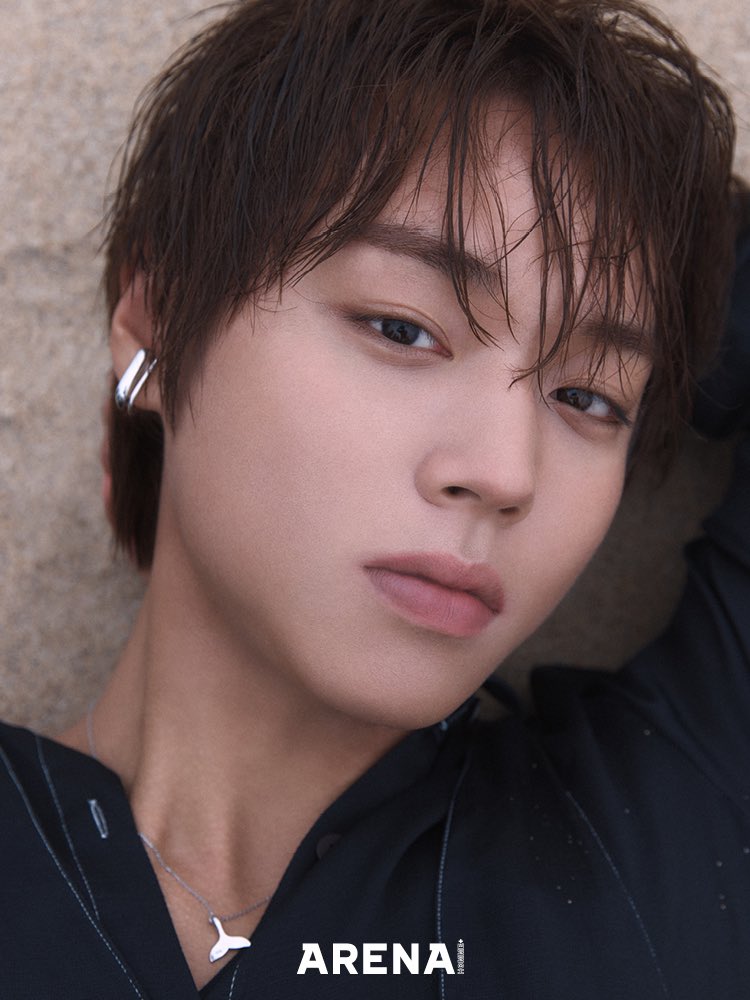 arenahommeplus's tweet photo. 가수에서 배우로 더욱 성숙해져 돌아온 박지훈을 만났습니다. 그의 화보와 묵묵히 자신의 길을 걸어가는 이야기를 담은 <아레나> 8월호는 아래 링크를 통해 만나보세요.

<아레나> 8월호 예약하기👉https://t.co/DZbLlBy9sc

@Park_Jihoon_twt #박지훈 #지훈 #jihoon #ParkJihoon #朴志訓 #여준 https://t.co/R0HLG3GzFJ