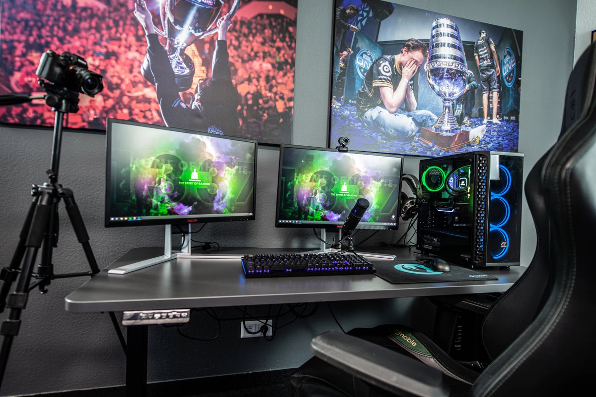 Hoy a las 13h | Retos, tendencias y oportunidades en el sector del #Gaming - Webinar Internacional V Powered by: <a href="/accio_cat/">ACCIÓ</a>

Participan: <a href="/HectorBalasch/">Hector Balasch</a> (<a href="/Google/">Google</a>) y <a href="/Xavier_Carrillo/">Xavier CarrilloCosta</a>
(<a href="/Digital_Legends/">Digital Legends Entertainment - Activision Studio</a>) cc: <a href="/oriolsans/">Oriol Sans</a> - <a href="/MiquelMarti11/">Miquel Marti</a> 

En directo aquí 👇
techbarcelona.com/ca/streaming/