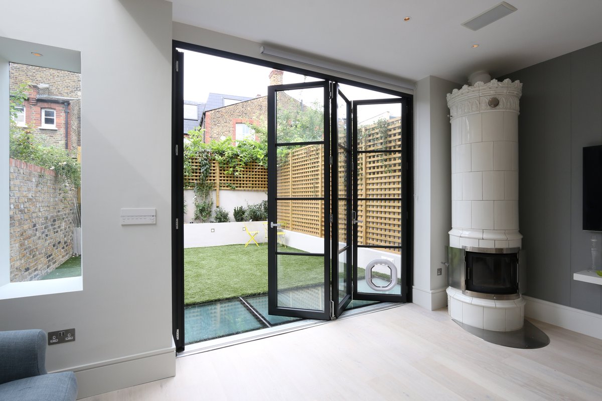SiegerSystems's tweet image. The #SiegerLegacy #BifoldDoor is a versatile aluminium glazing system with an elegant #steellookdesign and applied #glazingbars which offer a wider range of designs then true bars. 

Visit our website for more info&amp;gt;&amp;gt;&amp;gt; siegersystems.co.uk/products/legac…