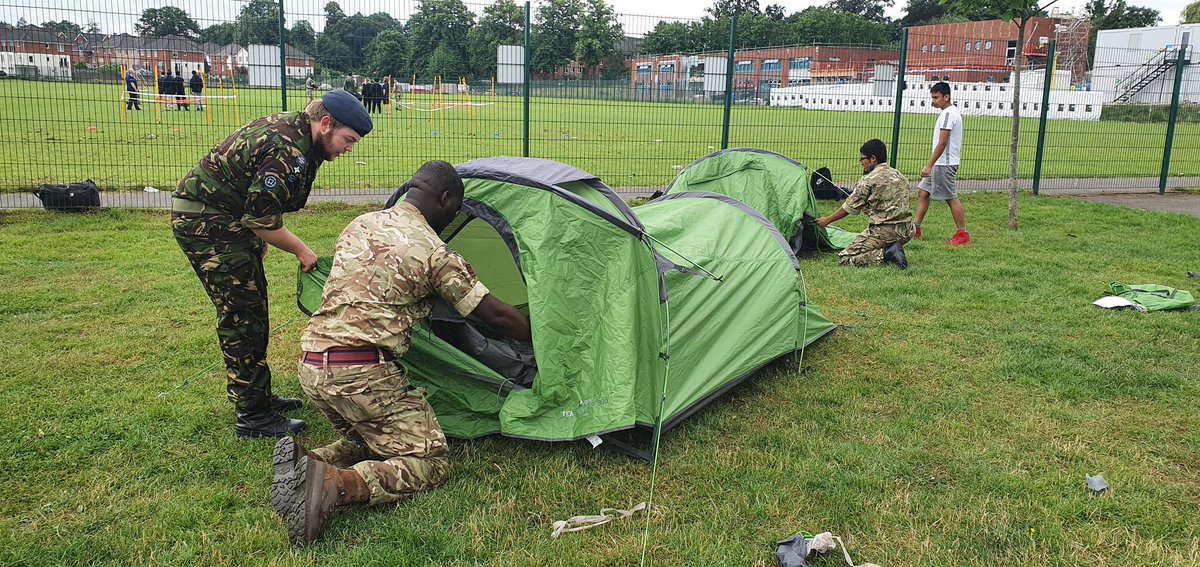 UTCReading's tweet photo. We also had our very own Combined Cadet Force delivering a tent building workshop, with students working in teams to develop team work &amp; leadership skills! #worldofworkweek #wowweek https://t.co/bfRcEKE1HF