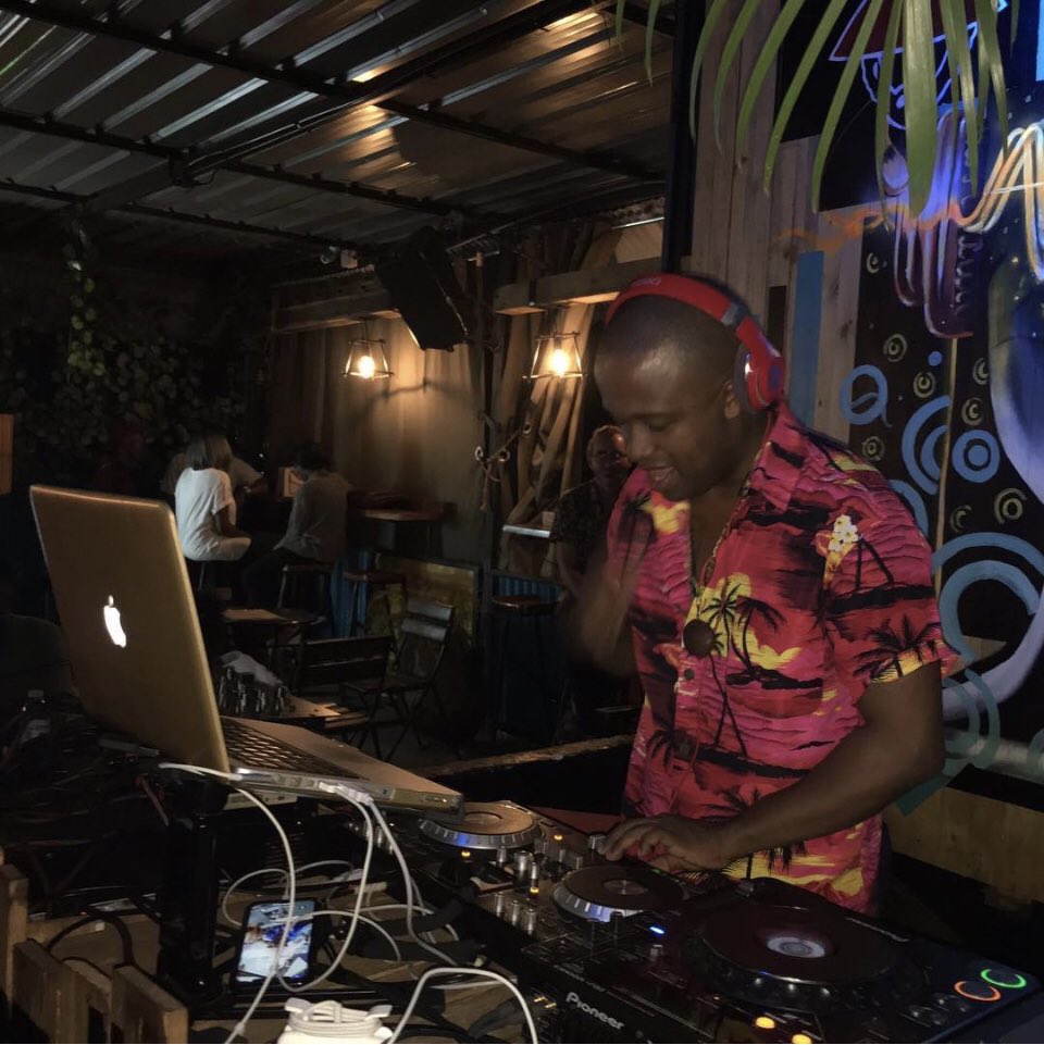 DenzelUG's tweet photo. @EgweuSimon @MethiaLydiaN Errm … I work on a nightclub and lost my gigs! https://t.co/JxhZom92I7
